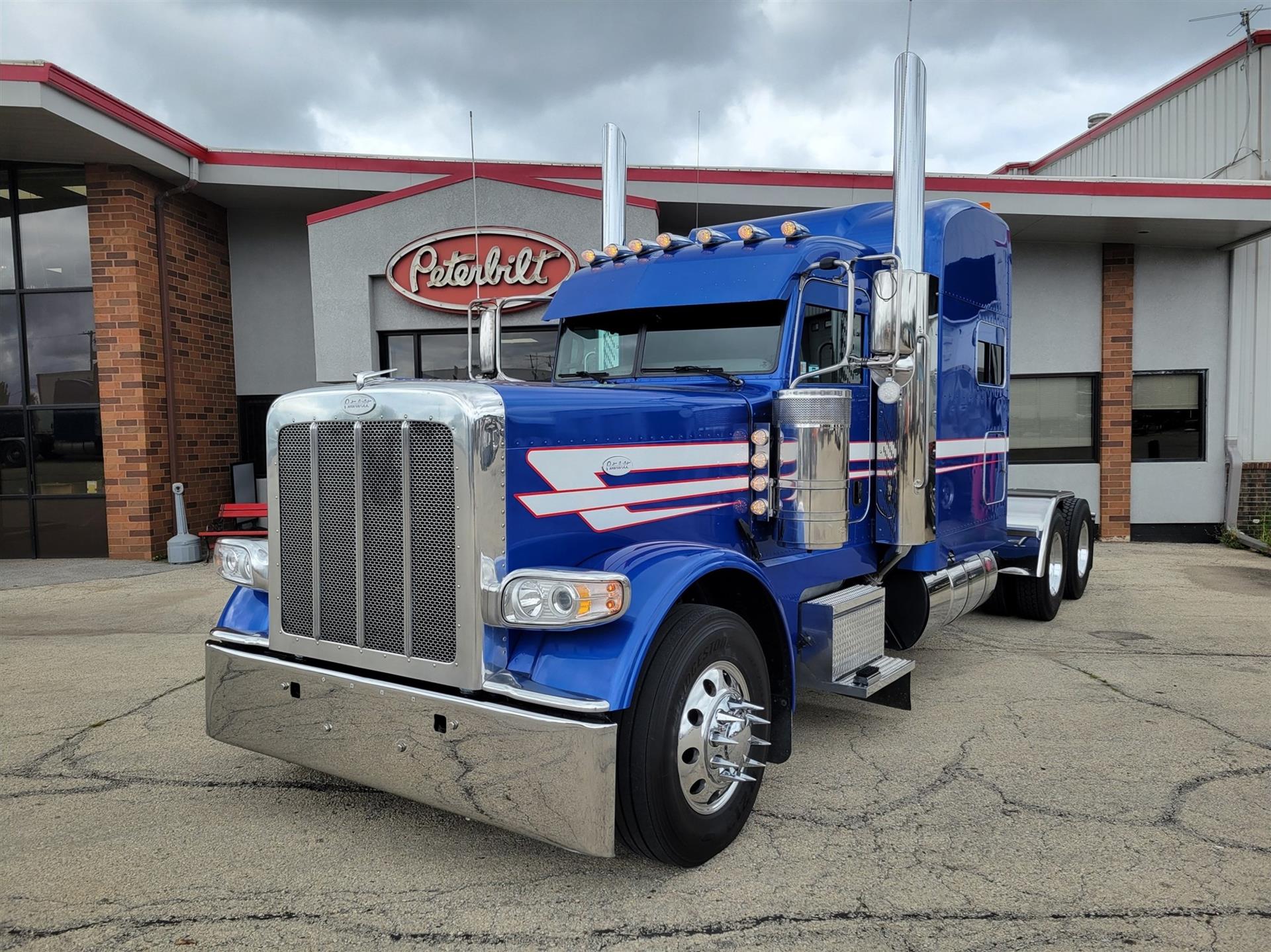 2022 Peterbilt 389