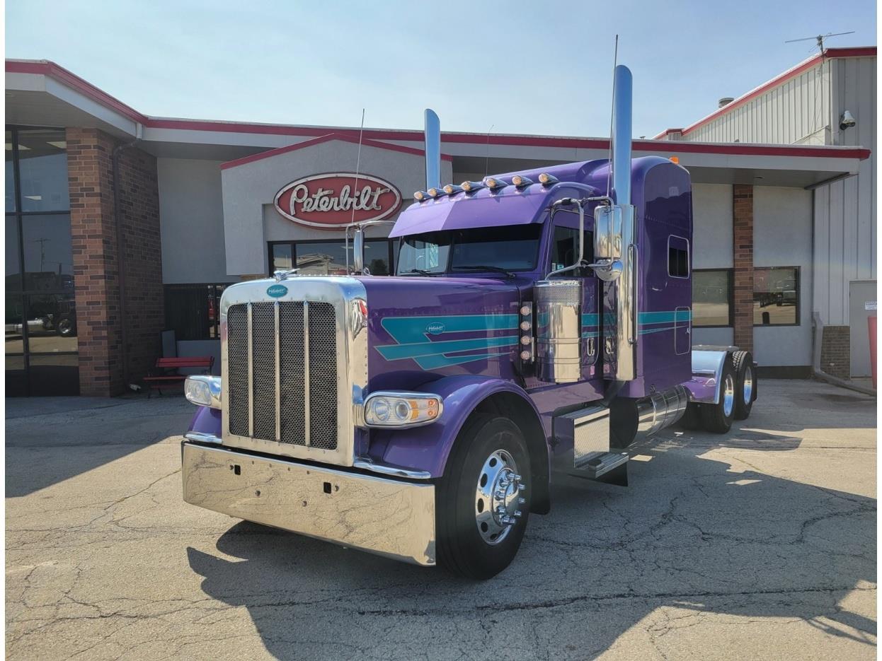 2022 Peterbilt 389