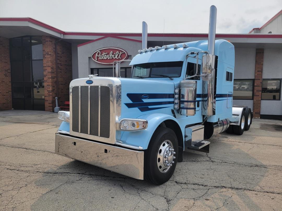 2022 Peterbilt 389