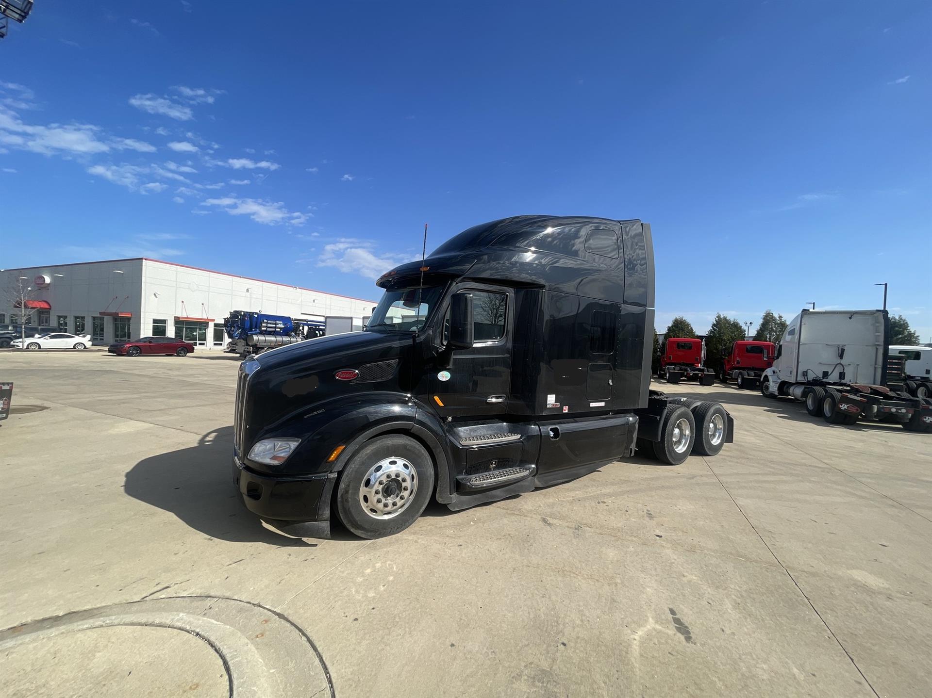 2022 Peterbilt 579