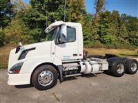 2015 Volvo VNL64T