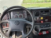 2013 Freightliner M2