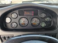 2017 Peterbilt 348
