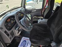 2017 Peterbilt 348