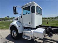 2017 Peterbilt 348