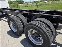 2017 Peterbilt 348