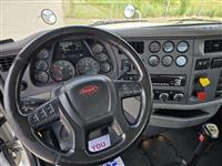 2017 Peterbilt 579