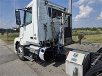 2016 Volvo VNL64T