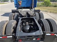 2015 Volvo VNL64T
