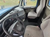2017 Volvo VNL64T