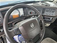 2017 Volvo VNL64T