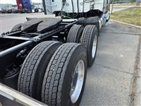 2014 Freightliner Coronado 122 SD