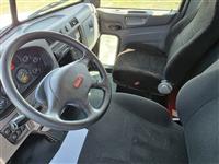 2013 Peterbilt 337