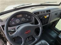 2017 Peterbilt 337