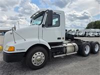 2000 Volvo VNM64T