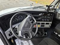 2021 Freightliner Cascadia 126