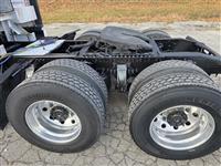 2021 Freightliner Cascadia 126