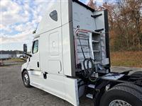 2021 Freightliner Cascadia 126