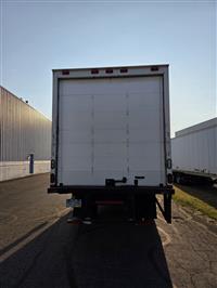 2005 Freightliner M2