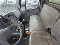 2005 Freightliner M2
