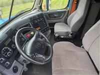 2014 Freightliner Cascadia 113