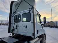2023 Freightliner Cascadia 116