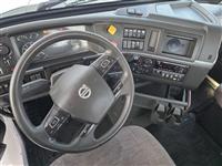 2021 Volvo VNR64T
