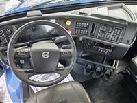2023 Volvo VNR64T