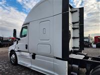2020 Freightliner Cascadia 126