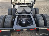 2020 Freightliner Cascadia 126