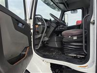2021 Volvo VNR64T