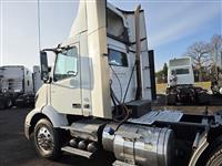 2021 Volvo VNR64T