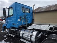 2013 Volvo VNL64T