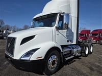 2021 Volvo VNR64T
