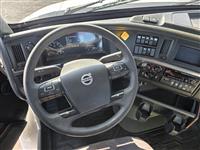 2021 Volvo VNR64T