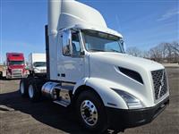 2021 Volvo VNR64T