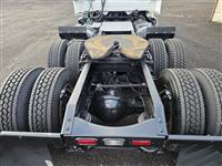 2020 Volvo VNL64T300