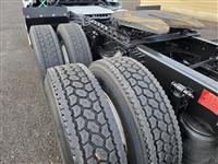 2020 Volvo VNL64T300