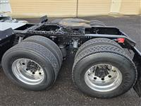 2020 Volvo VNL64T300