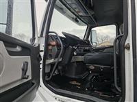 2011 Volvo VNL64T