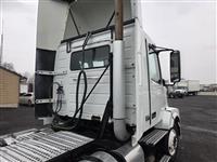 2011 Volvo VNL64T