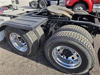 2015 Freightliner Cascadia 113