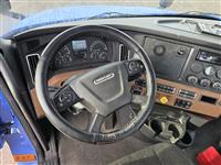 2022 Freightliner Cascadia 126