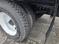 2004 Ford F650