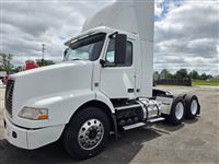 2008 Volvo VNM64T