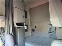 2019 Volvo VNL760