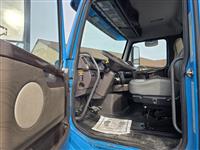 2013 Volvo VNL64T