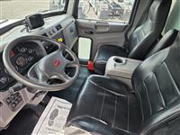 2019 Peterbilt 337