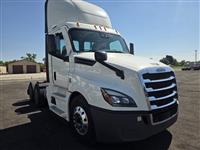 2020 Freightliner Cascadia 126