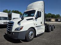 2020 Freightliner Cascadia 126